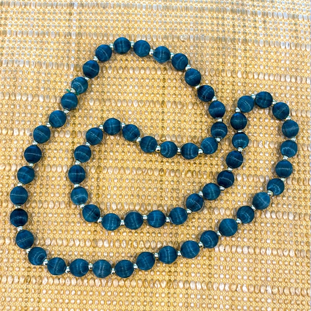 🪲 Vintage Silk Bead Necklace, Deep Green and Gold